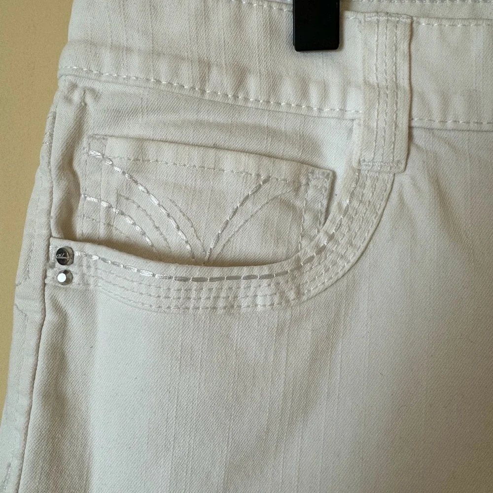 WHITE HOUSE BLACK MARKET capris - size 14 - EUC - Picture 2 of 4